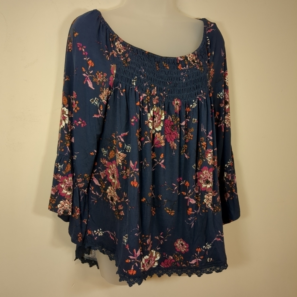 Luq Julliet Floral Navy Women's Lace Edge  Top  , NWT , Size -L